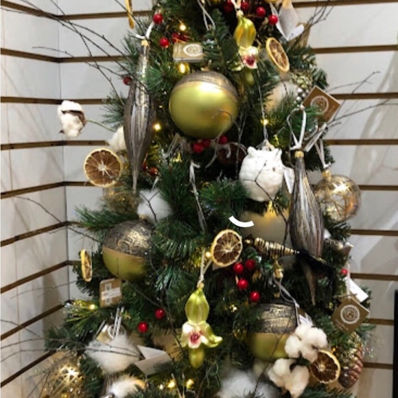 Sale: NIB Set of 4 Moss Green Metallic Ornament - Picture 3 of 3